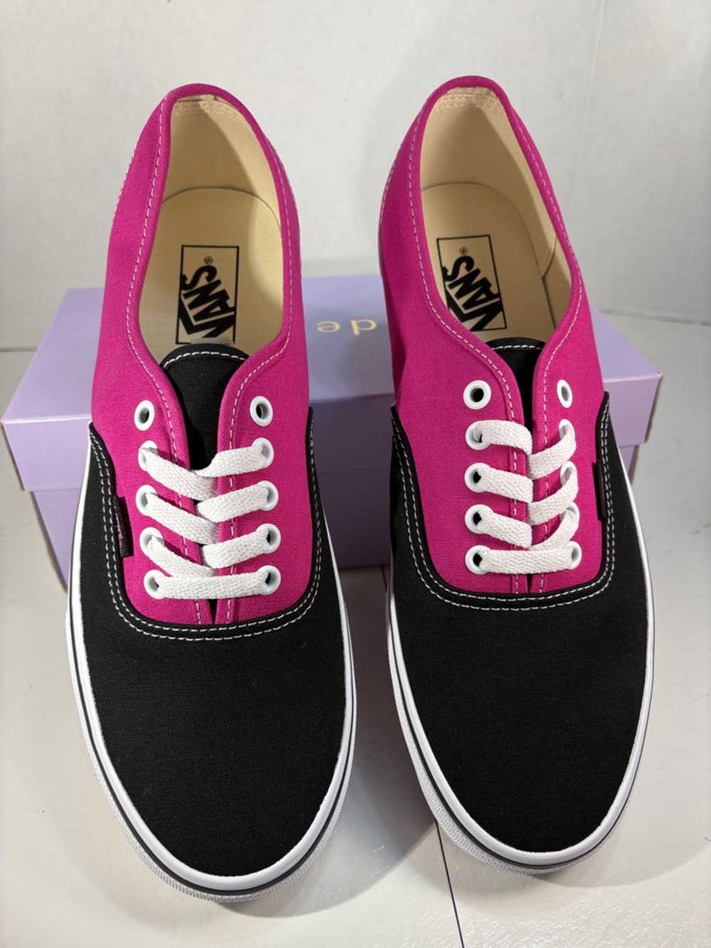 NWT Vans Authentic Low Top Sneakers in Pink and Black Men’s 10.5 - Picture 4 of 10
